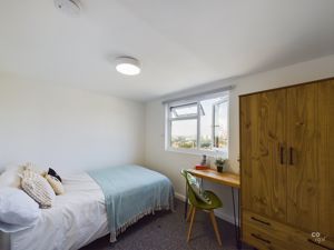 bed 5 - click for photo gallery